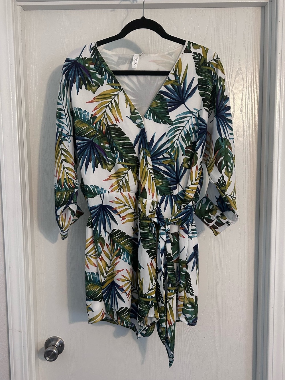 L Love | White Top with Black Trim and Script Tag | Size Large